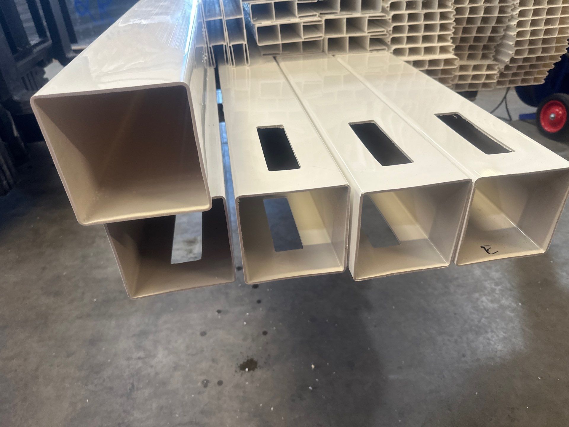 5X5X108 T&G End Post - WHT